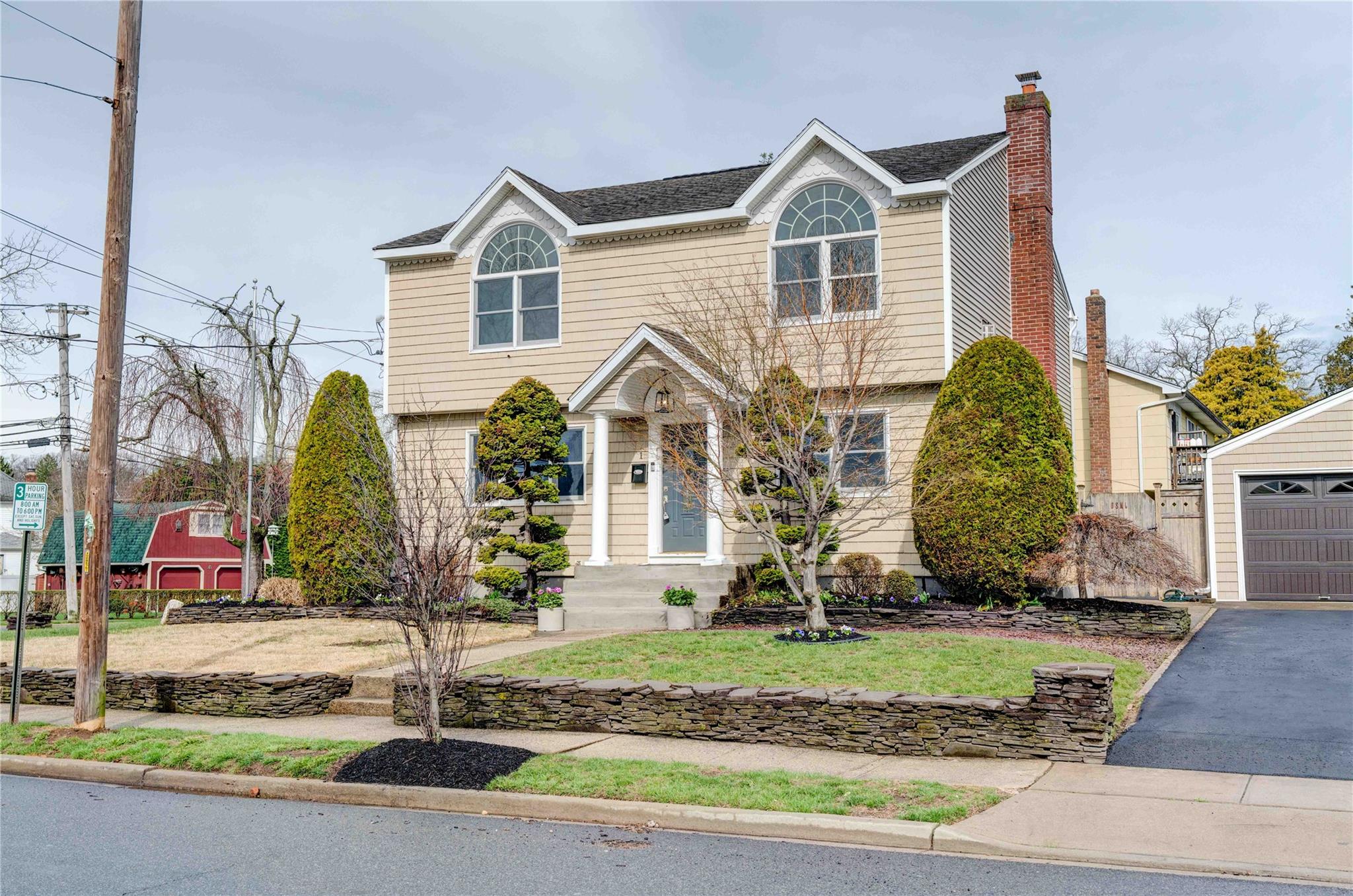 1 Sullivan Road, Farmingdale, New York image 1