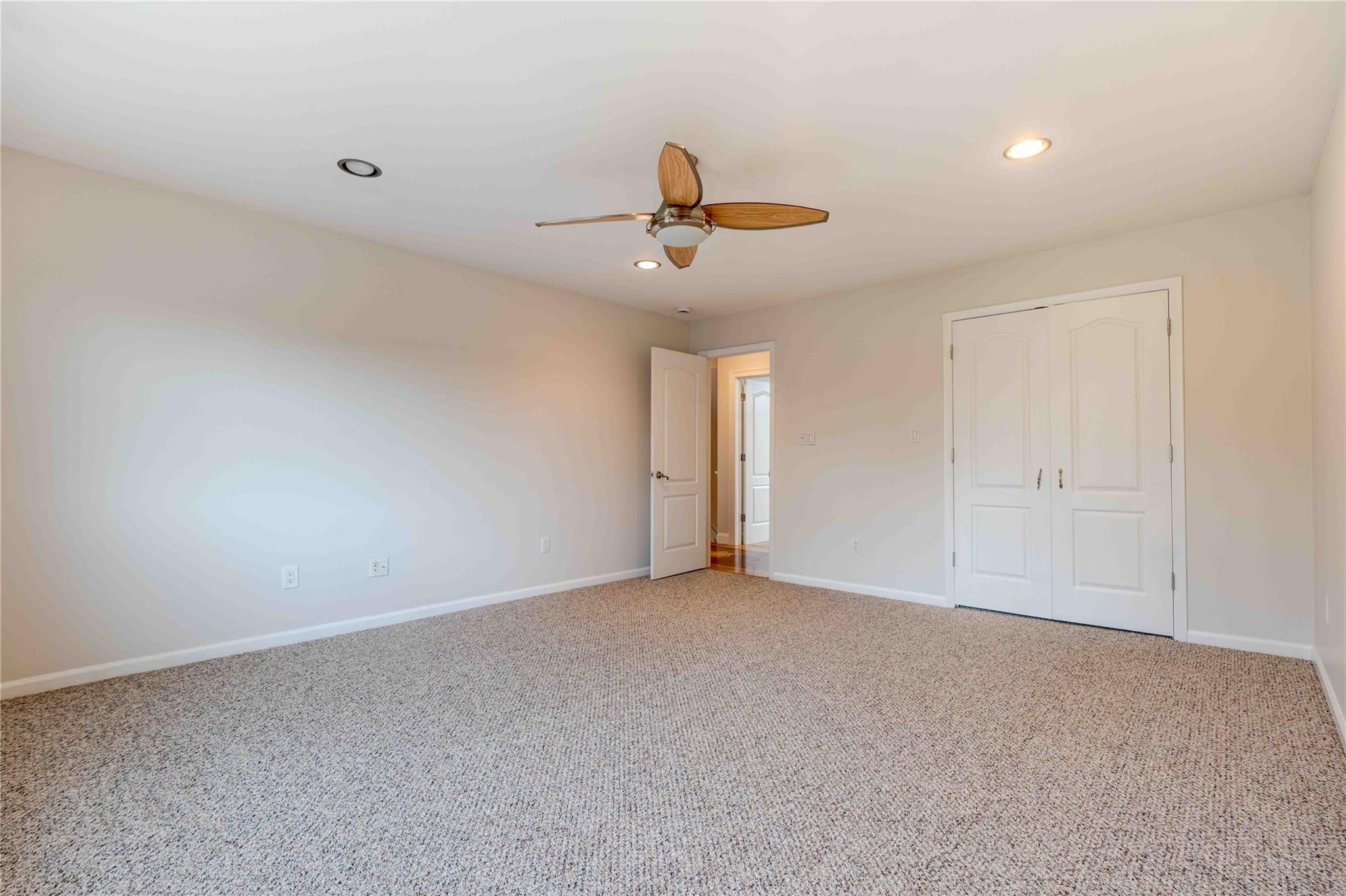 1 Sullivan Road, Farmingdale, New York image 28