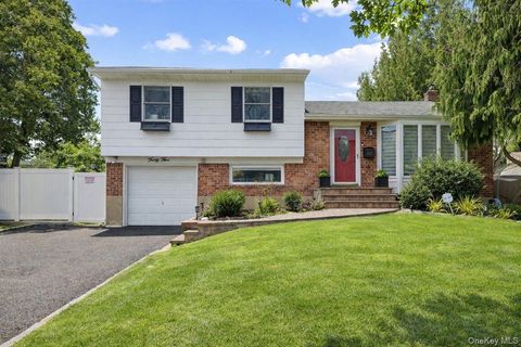 Homes For Sale - 45 Pickwick Drive<br/> Syosset, NY 11791