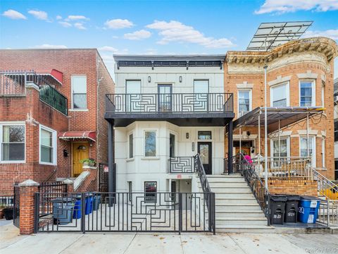 1822 Astoria Park S Astoria NY 11102