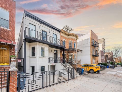 Photo of 1822 Astoria Park S, Astoria, NY 11102 (MLS # 937781)