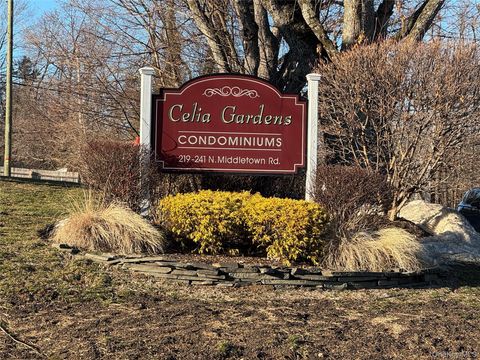 Photo of 229 N Middletown Road #G, Pearl River, NY 10965 (MLS # 967722)