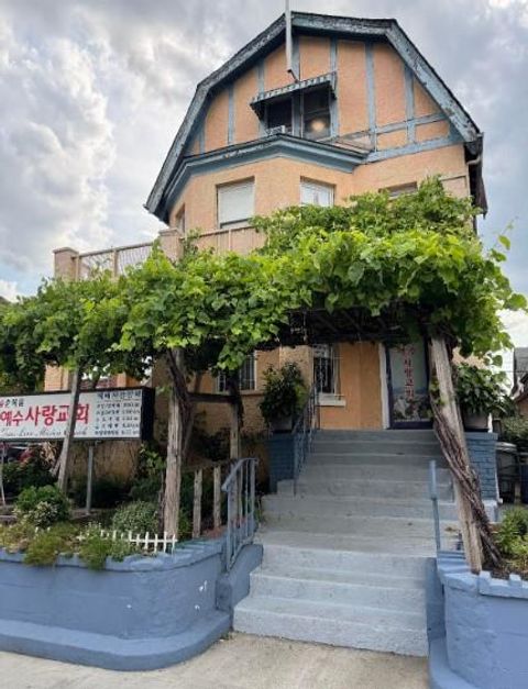 41-24 , 41-28 76th Street Elmhurst NY 11373