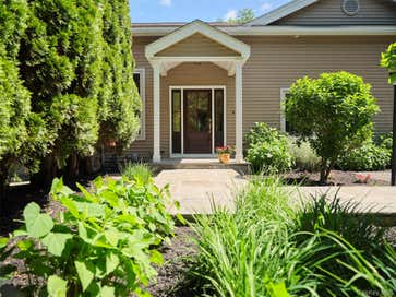 139 Jeffrey Lane Hurley NY 12443