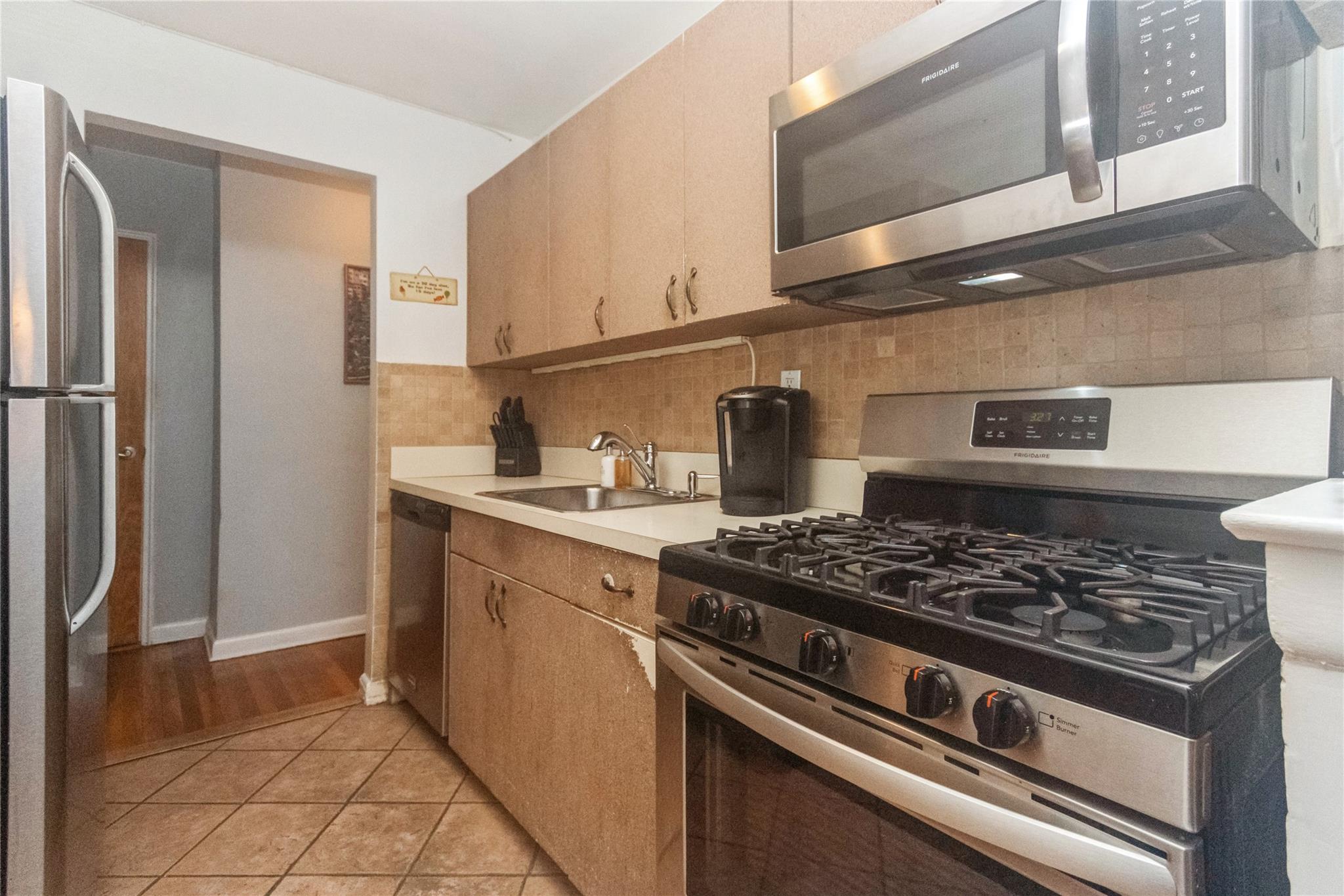 4 Sadore Lane #5L, Yonkers, New York image 11