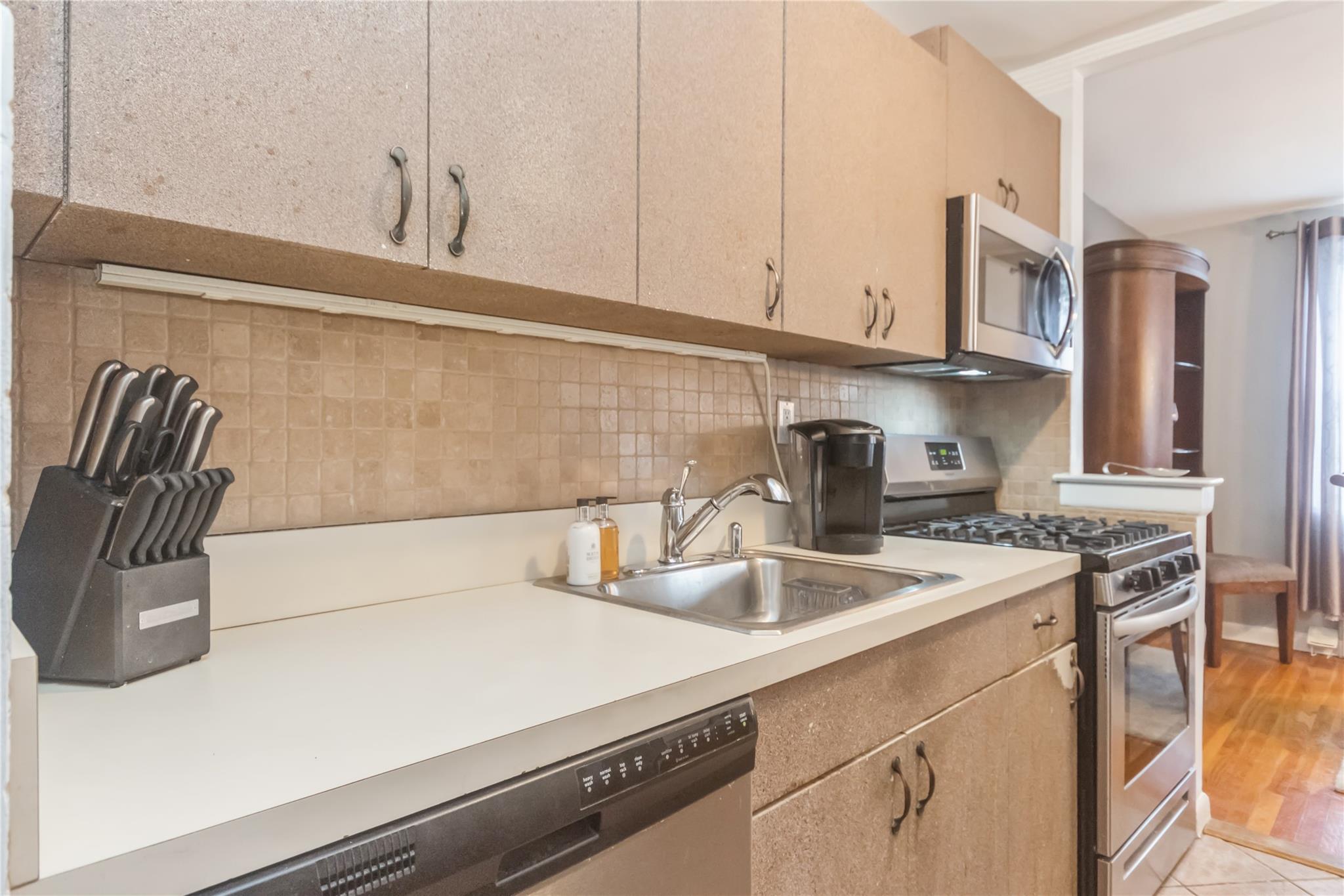 4 Sadore Lane #5L, Yonkers, New York image 13