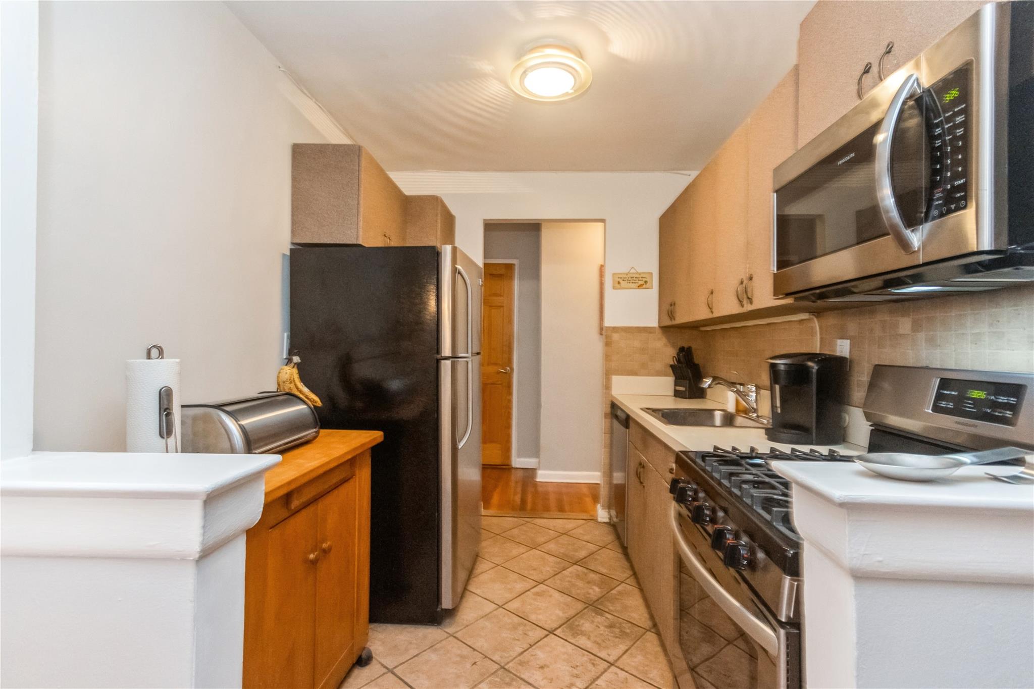 4 Sadore Lane #5L, Yonkers, New York image 10