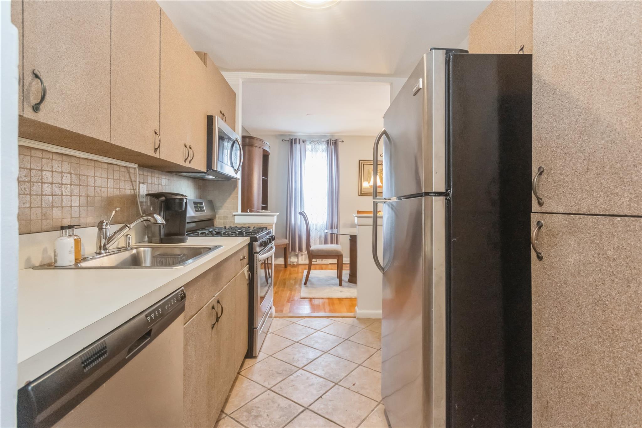 4 Sadore Lane #5L, Yonkers, New York image 12