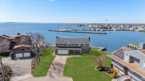 Homes For Sale - 160 Sequams Lane<br/> West Islip, NY 11795