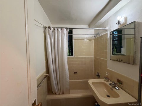 Condo For Sale - 1551 Unionport Road #4C<br/> Bronx, NY 10462