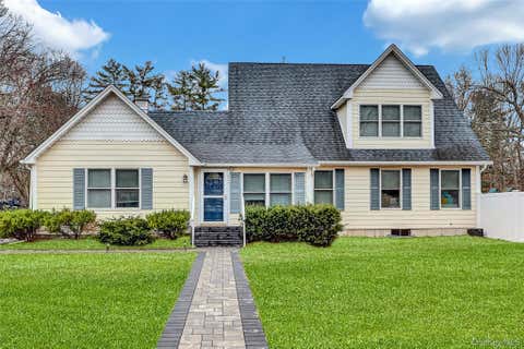 Homes For Sale - 82 Southaven Avenue<br/> Medford, NY 11763