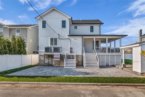 2437 Archer Street Seaford NY 11783