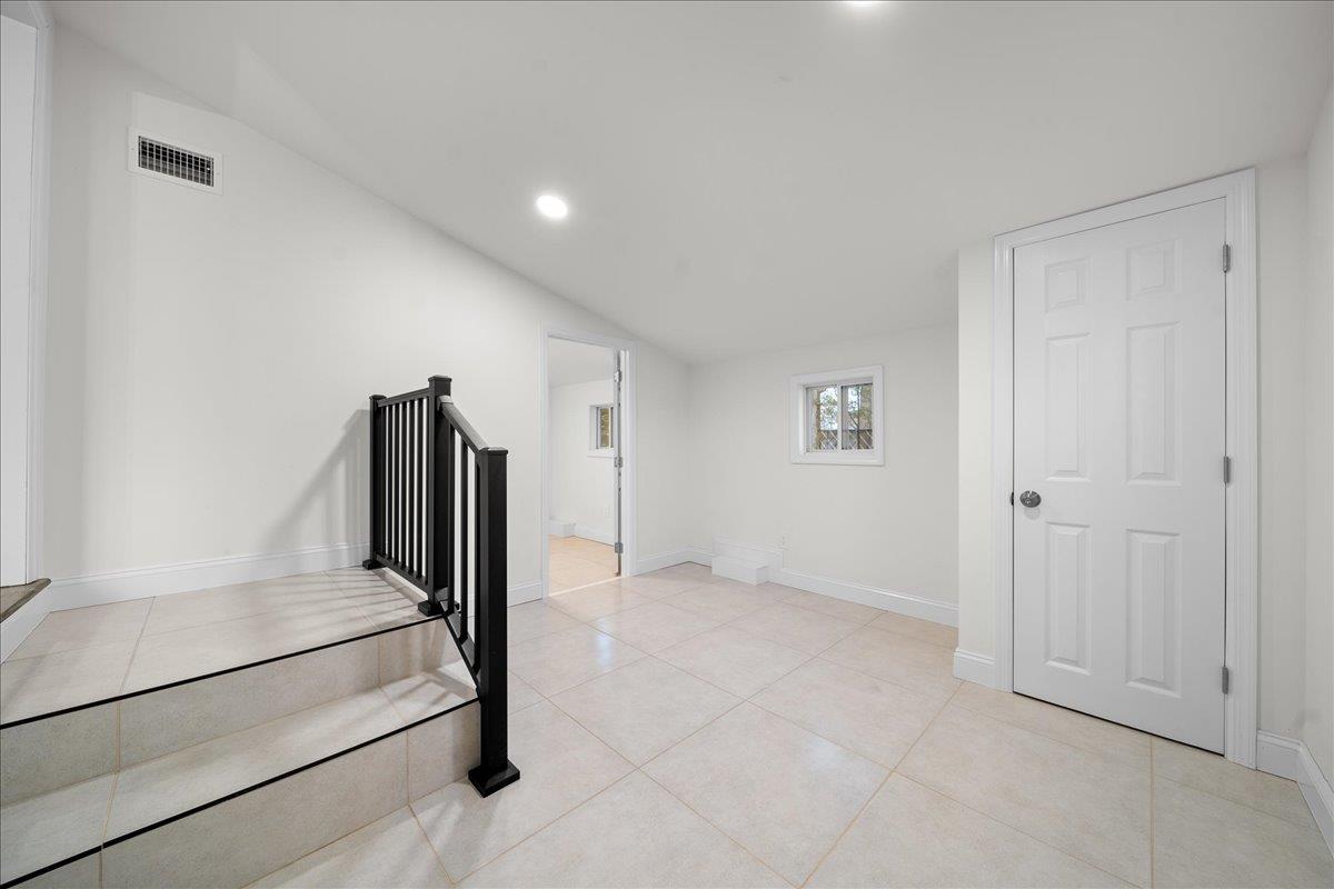 1 Cougar Court, Holtsville, New York image 26