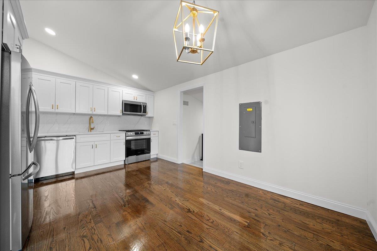 1 Cougar Court, Holtsville, New York image 4