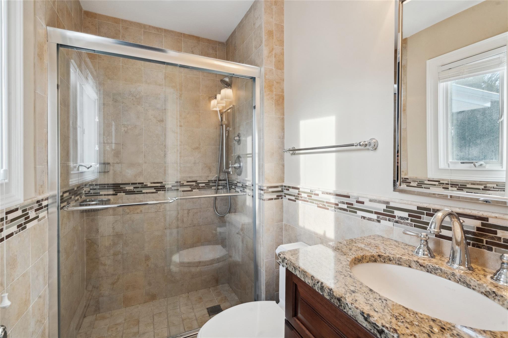 49 Cross Bow Lane, Commack, New York image 29
