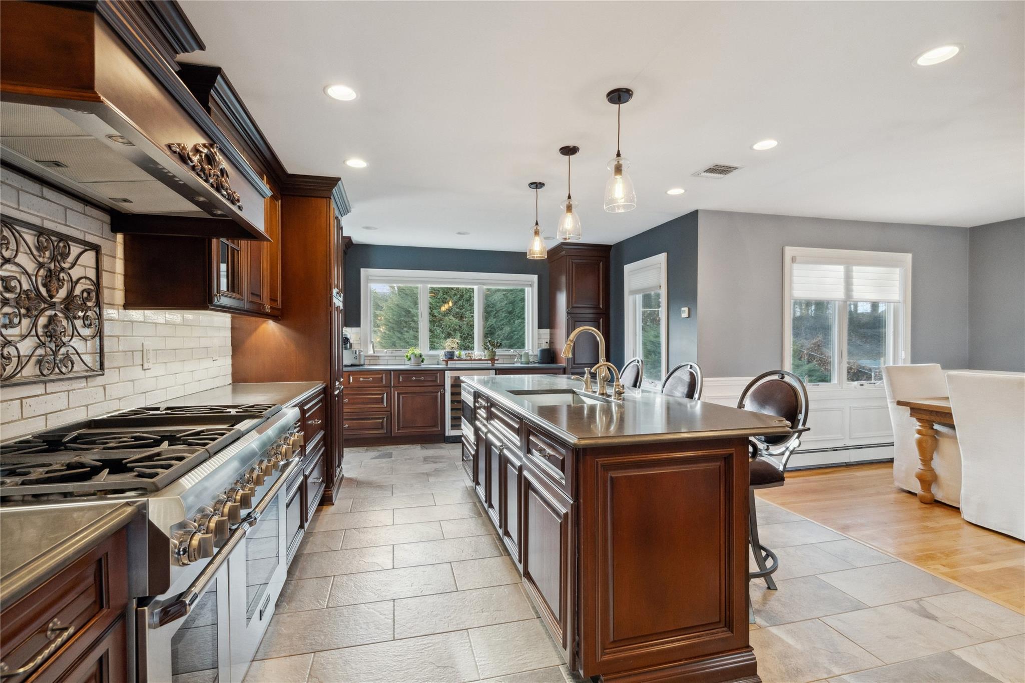 49 Cross Bow Lane, Commack, New York image 21