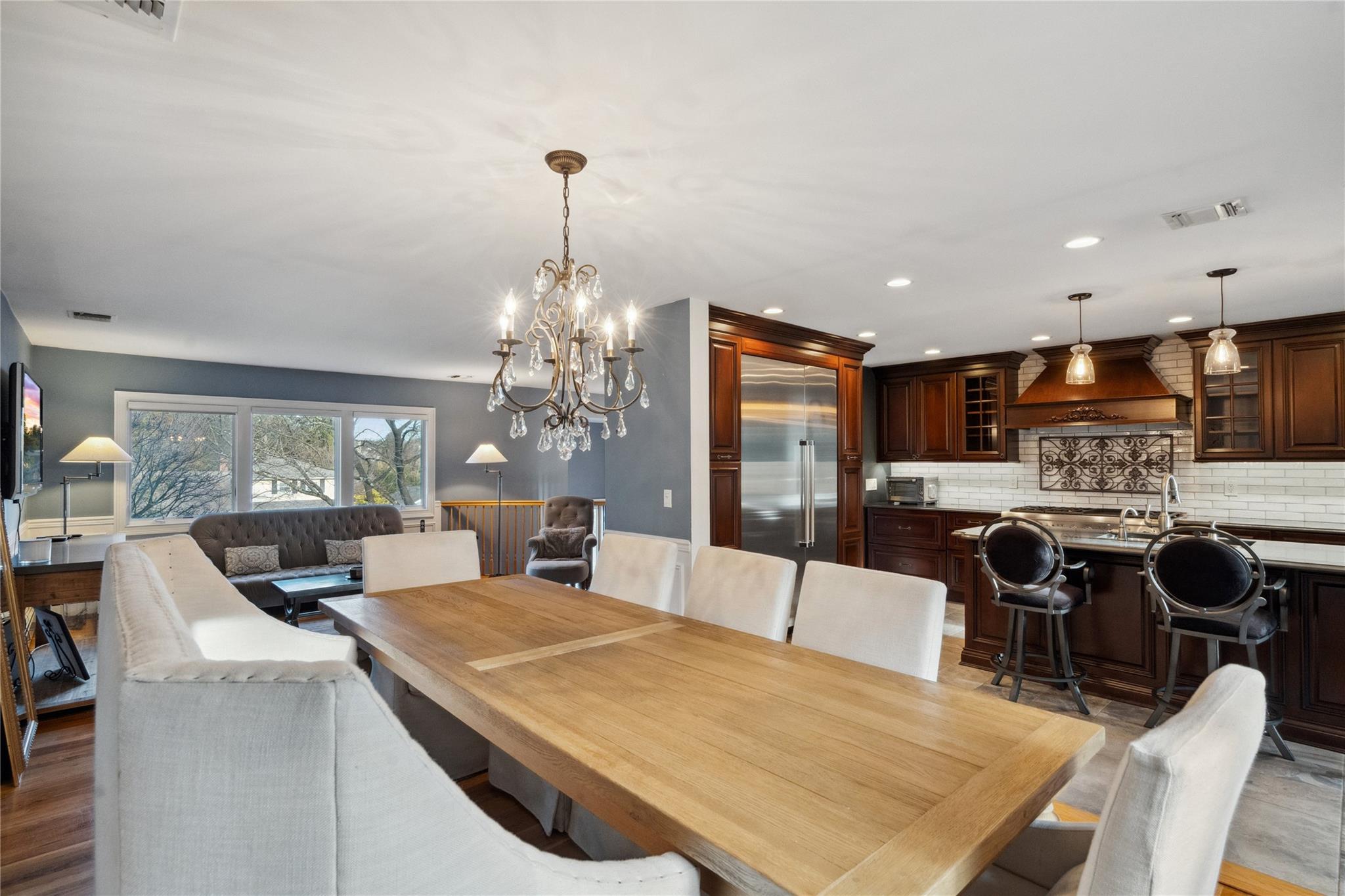 49 Cross Bow Lane, Commack, New York image 24