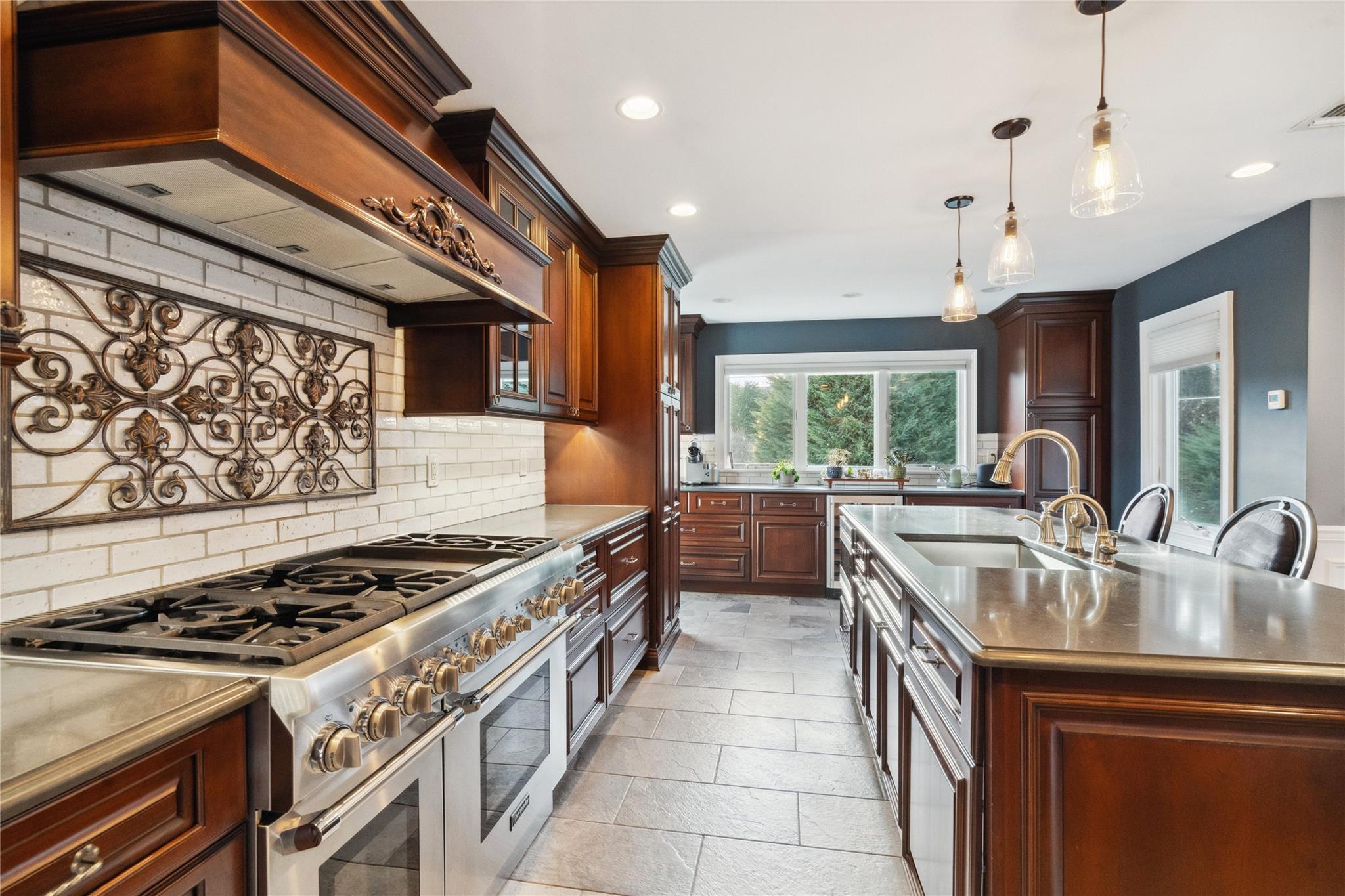 49 Cross Bow Lane, Commack, New York image 22