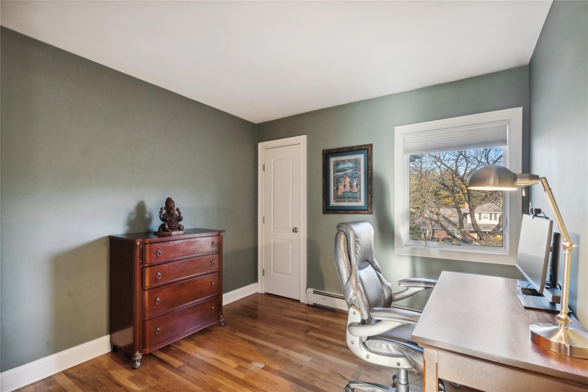 49 Cross Bow Lane, Commack, New York image 32