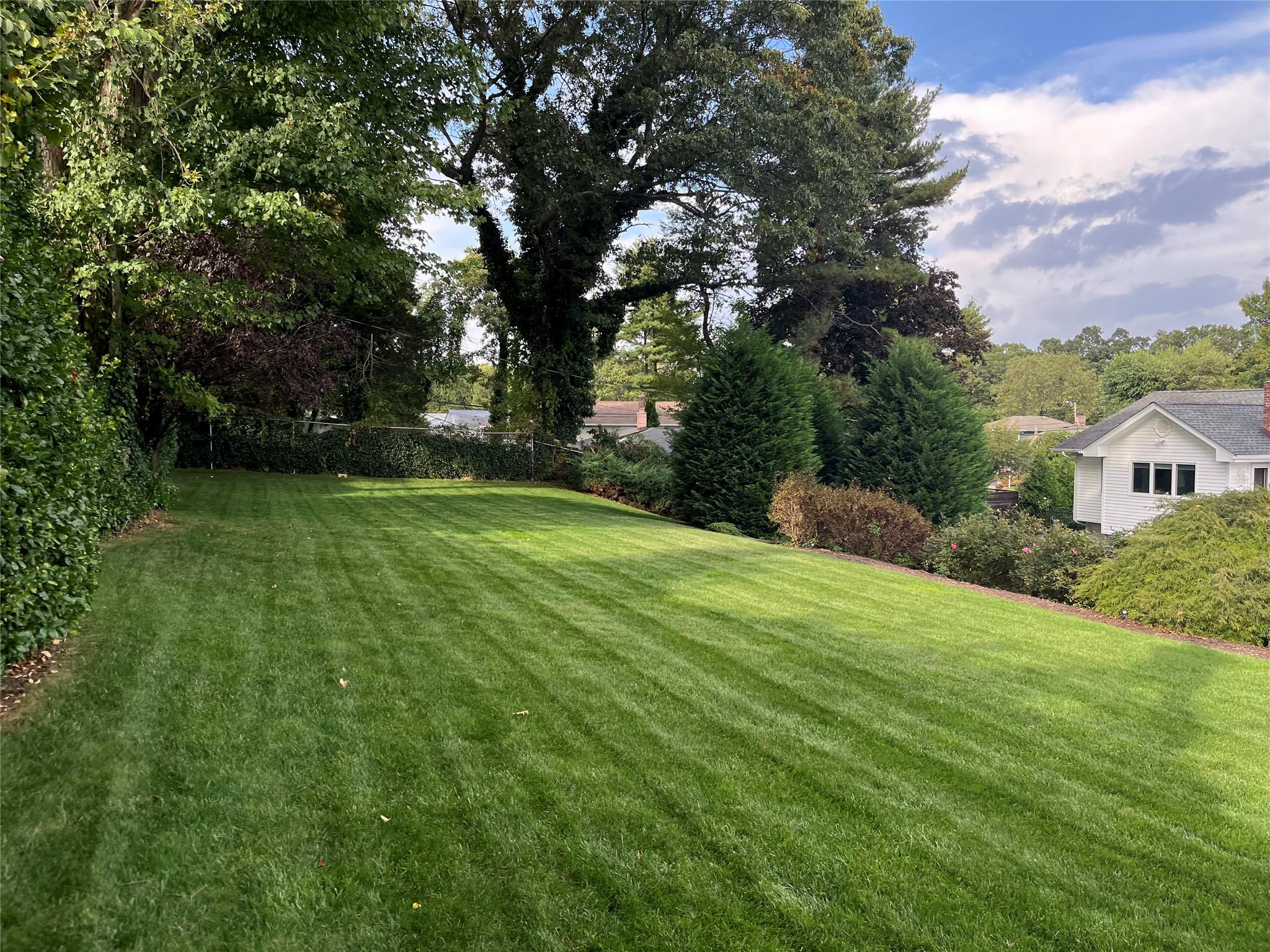 49 Cross Bow Lane, Commack, New York image 44