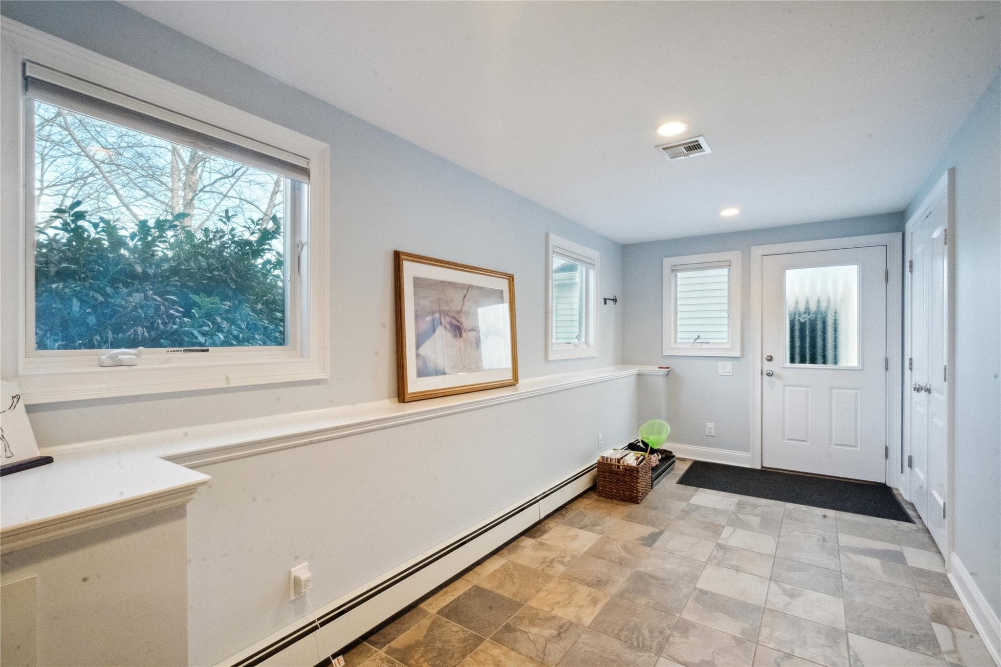 49 Cross Bow Lane, Commack, New York image 38