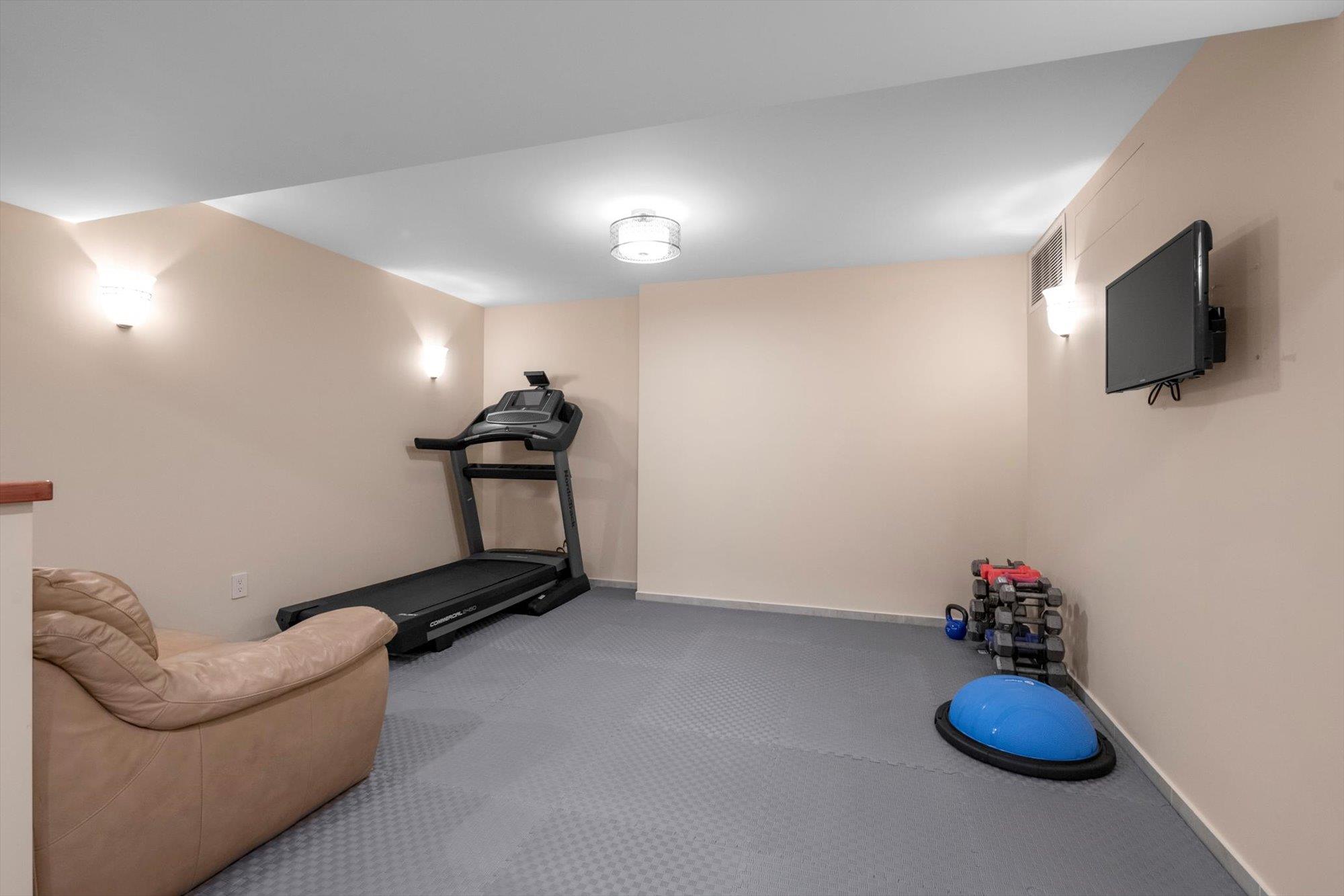 149-02 11 Avenue, Whitestone, New York image 31