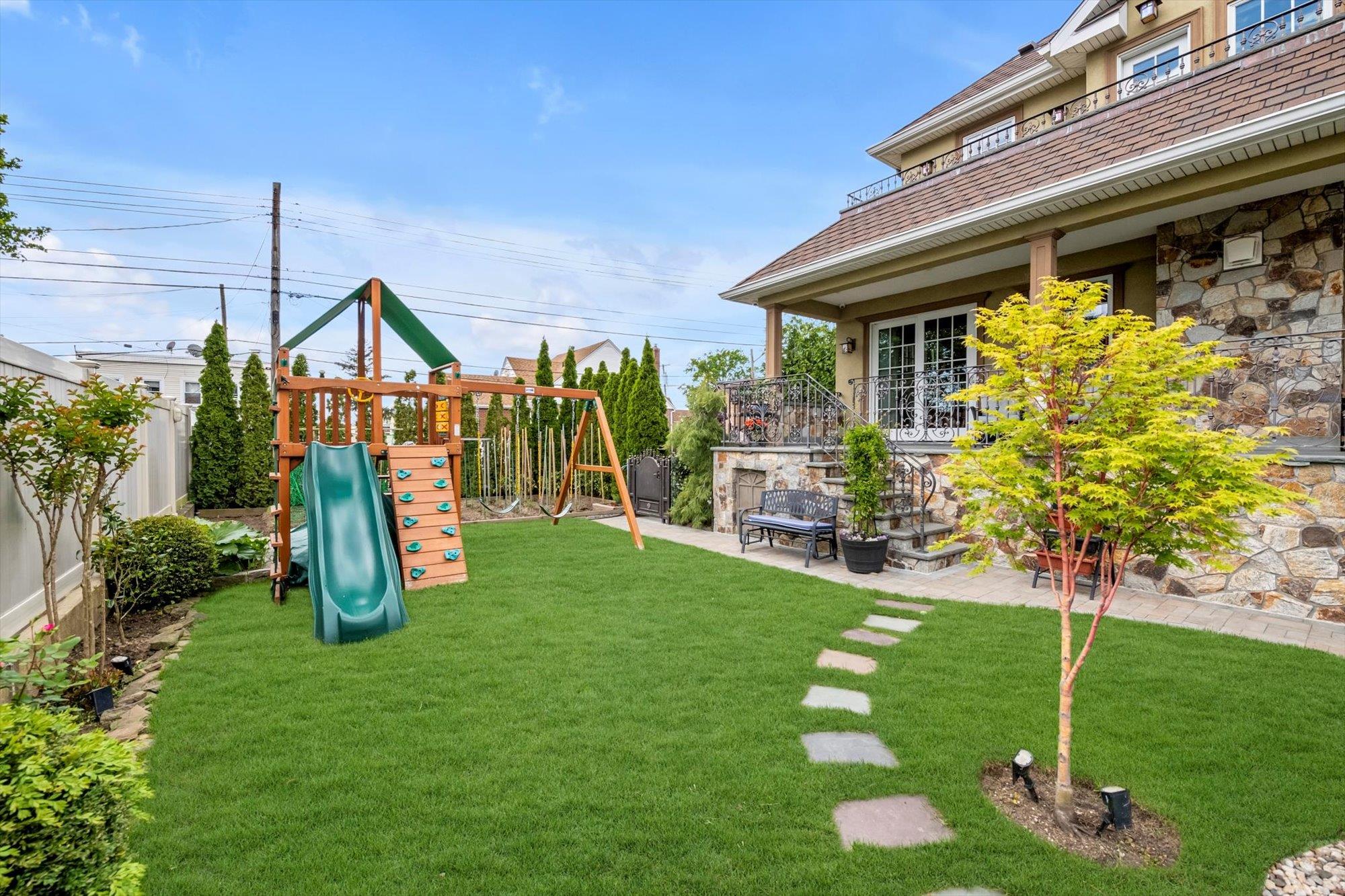 149-02 11 Avenue, Whitestone, New York image 36
