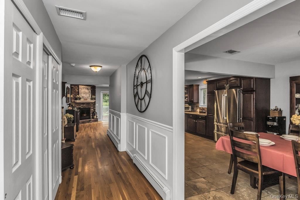 Photo of 159 Soundview Drive, Port Washington, NY 11050 (MLS # 922134)