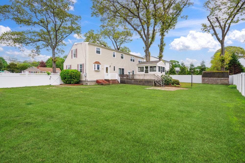 16 Edwards Lane, Blue Point, New York image 11