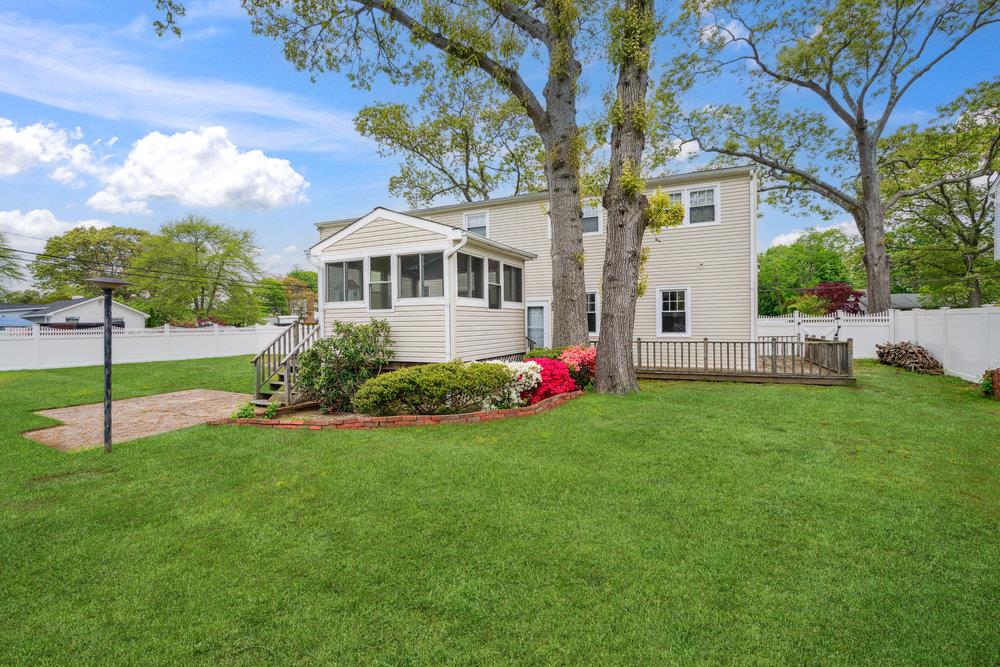 16 Edwards Lane, Blue Point, New York image 13