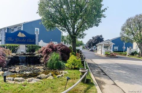 Homes For Sale - 100 Baker Court Ct #85<br/> Island Park, NY 11558