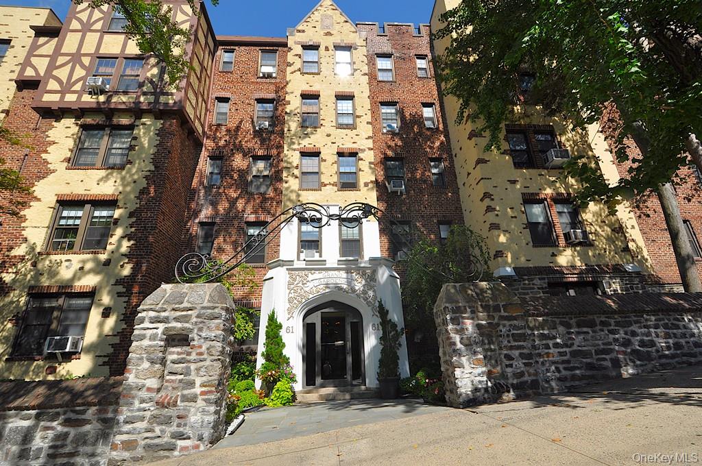 61 W Grand Street 0-C