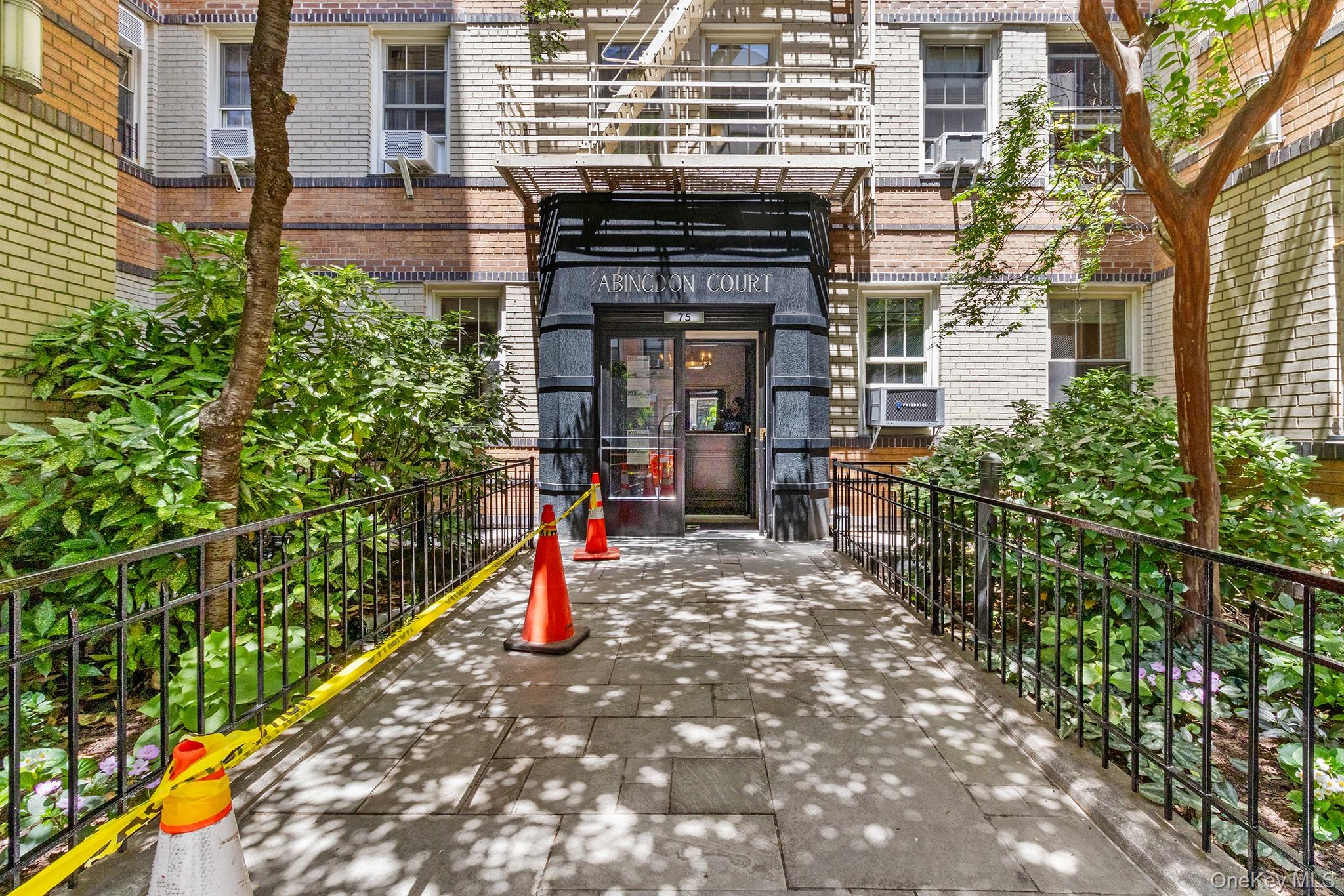 75 Bank Street 1B