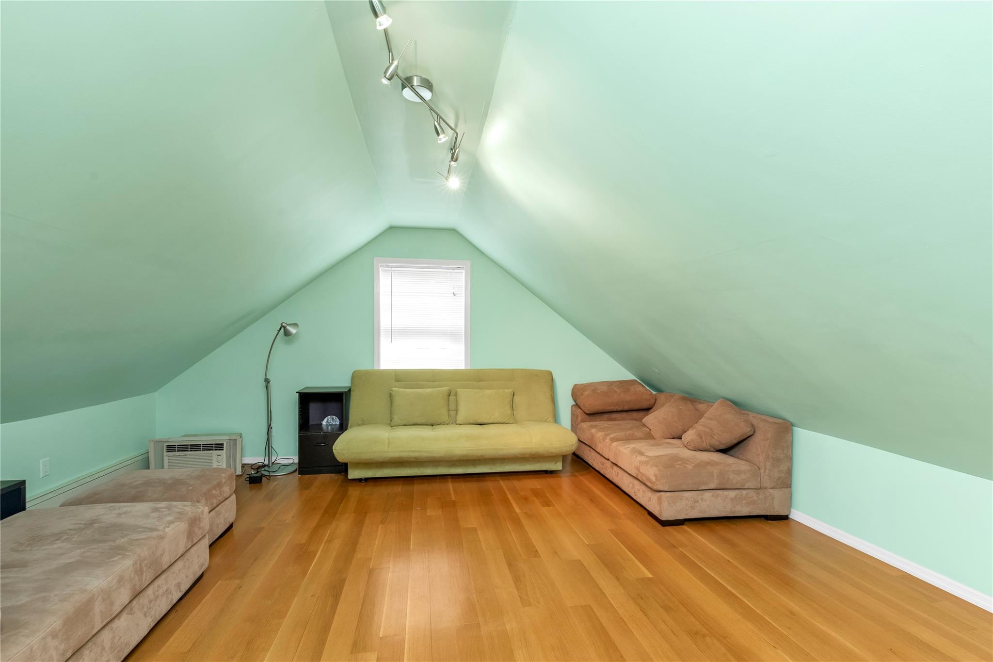 590 Langley Avenue, West Hempstead, New York image 13