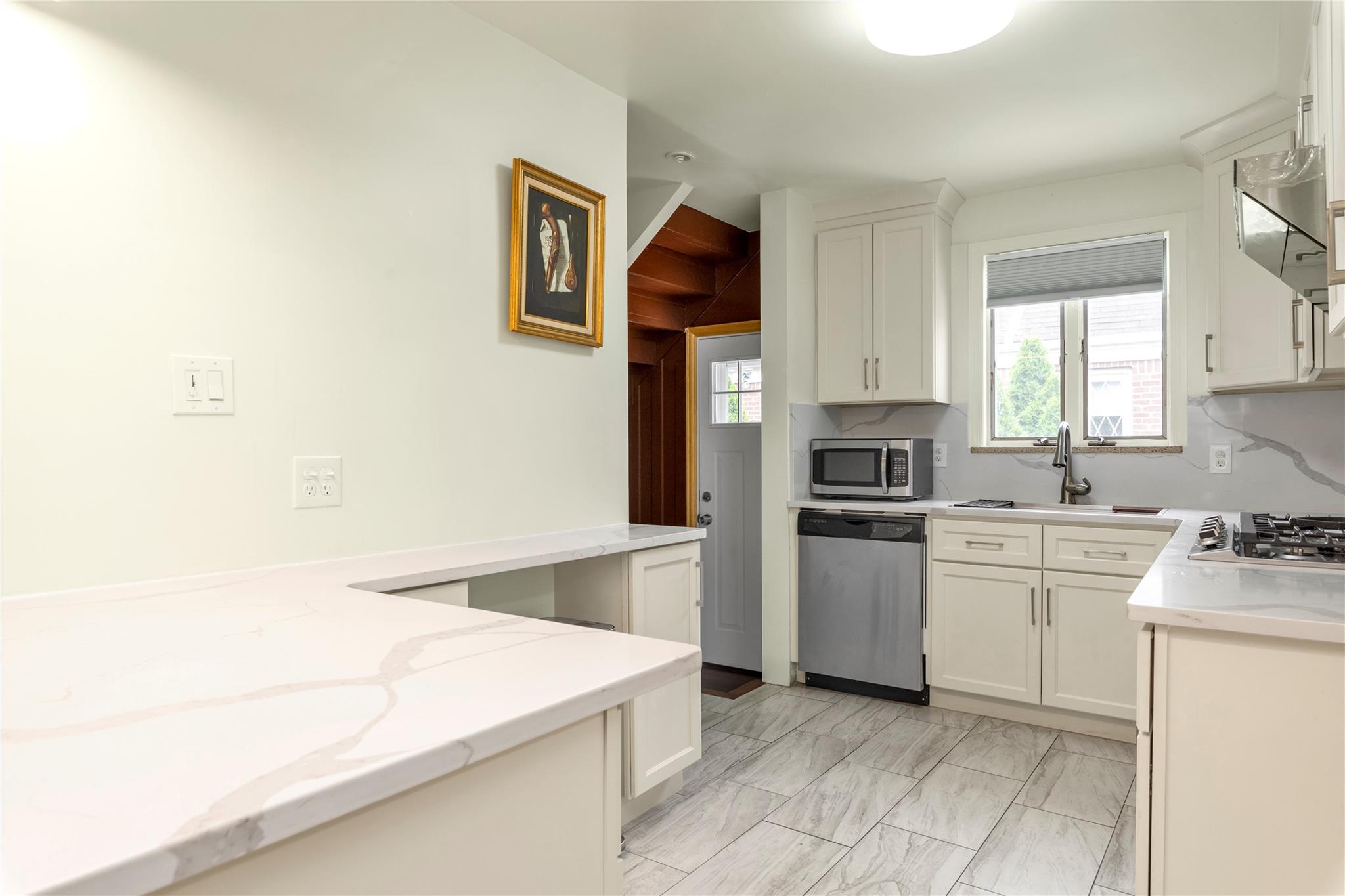 590 Langley Avenue, West Hempstead, New York image 4