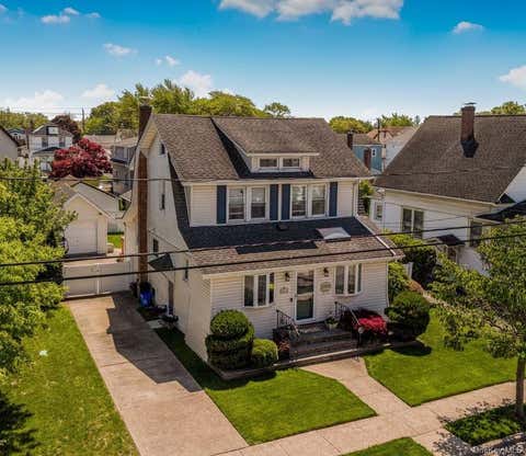 Homes For Sale - 84 Woodlawn Avenue<br/> Valley Stream, NY 11581