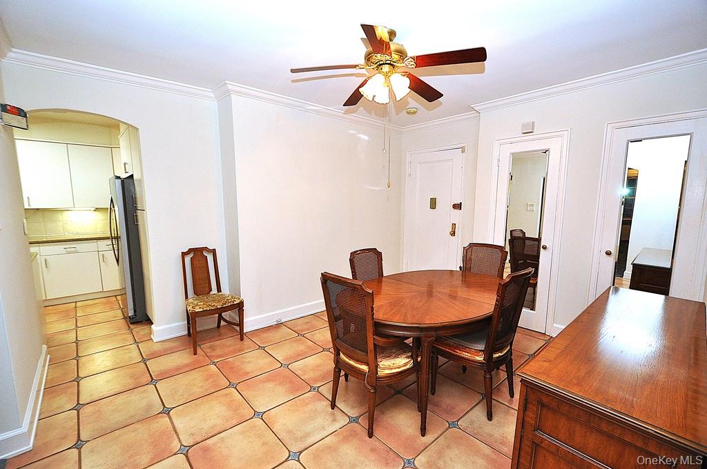 Scarsdale, New York 10583, United States, 2 Bedrooms Bedrooms, ,2 BathroomsBathrooms,Residential,Active,235020