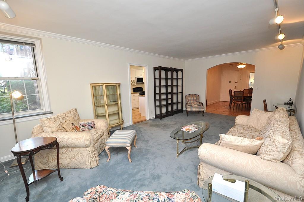 Scarsdale, New York 10583, United States, 2 Bedrooms Bedrooms, ,2 BathroomsBathrooms,Residential,Active,235020