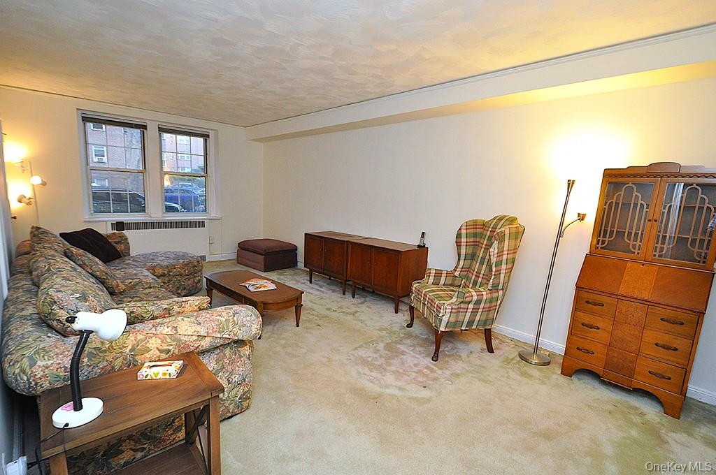 Scarsdale, New York 10583, United States, 2 Bedrooms Bedrooms, ,2 BathroomsBathrooms,Residential,Active,235020