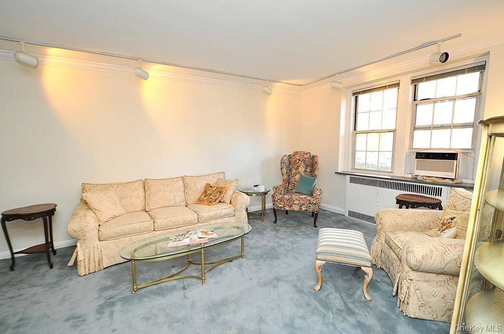 Scarsdale, New York 10583, United States, 2 Bedrooms Bedrooms, ,2 BathroomsBathrooms,Residential,Active,235020