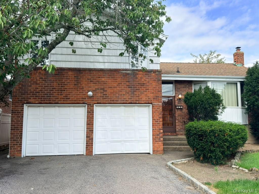 Photo of 925 Northern Boulevard, Baldwin, NY 11510 (MLS # 1053026)