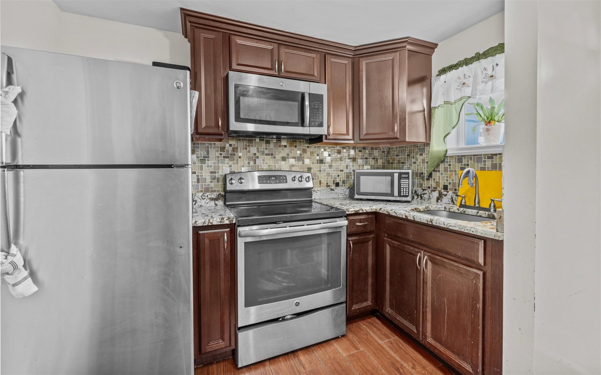 117 Osceola Avenue, Deer Park, New York image 20
