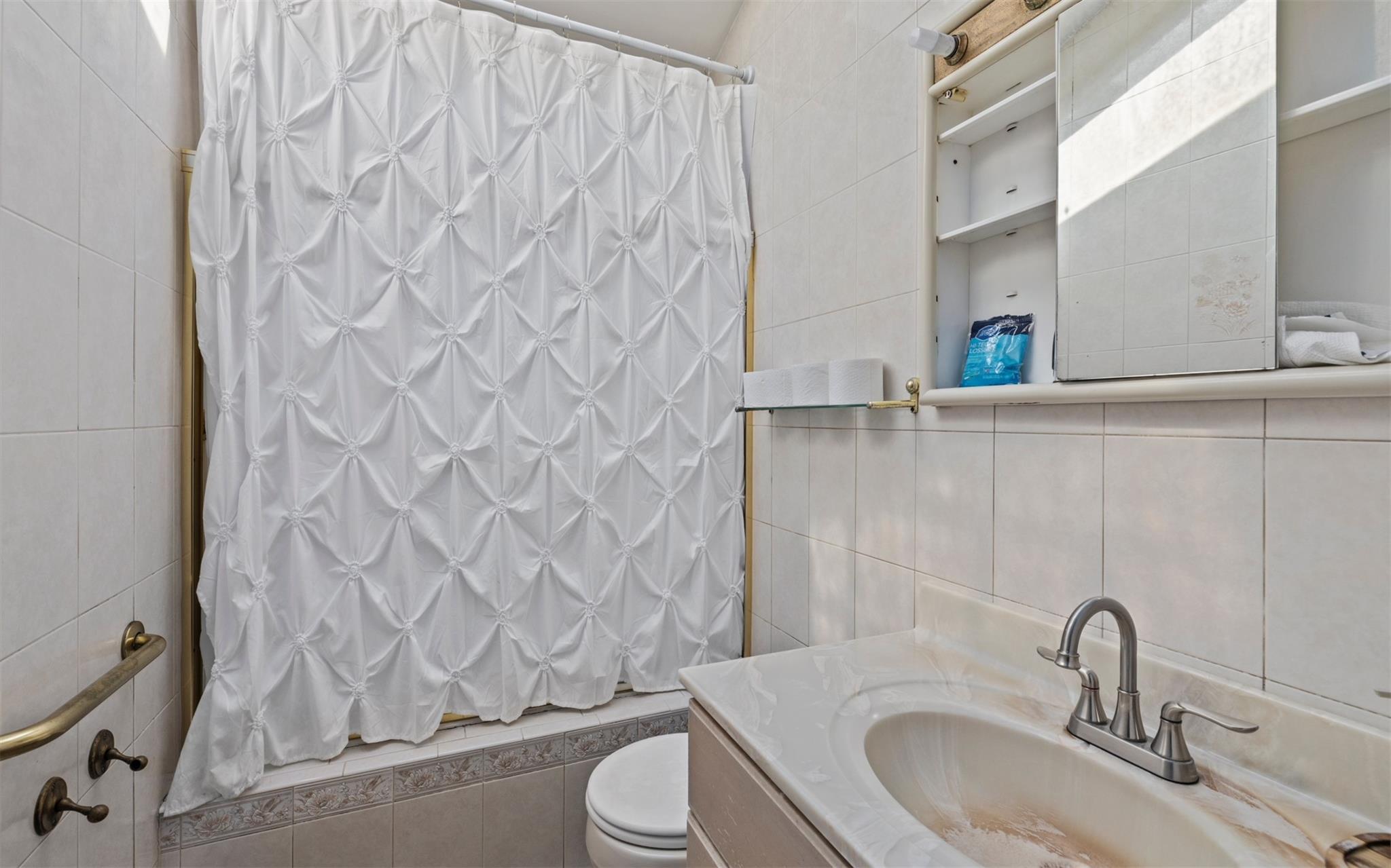 117 Osceola Avenue, Deer Park, New York image 13