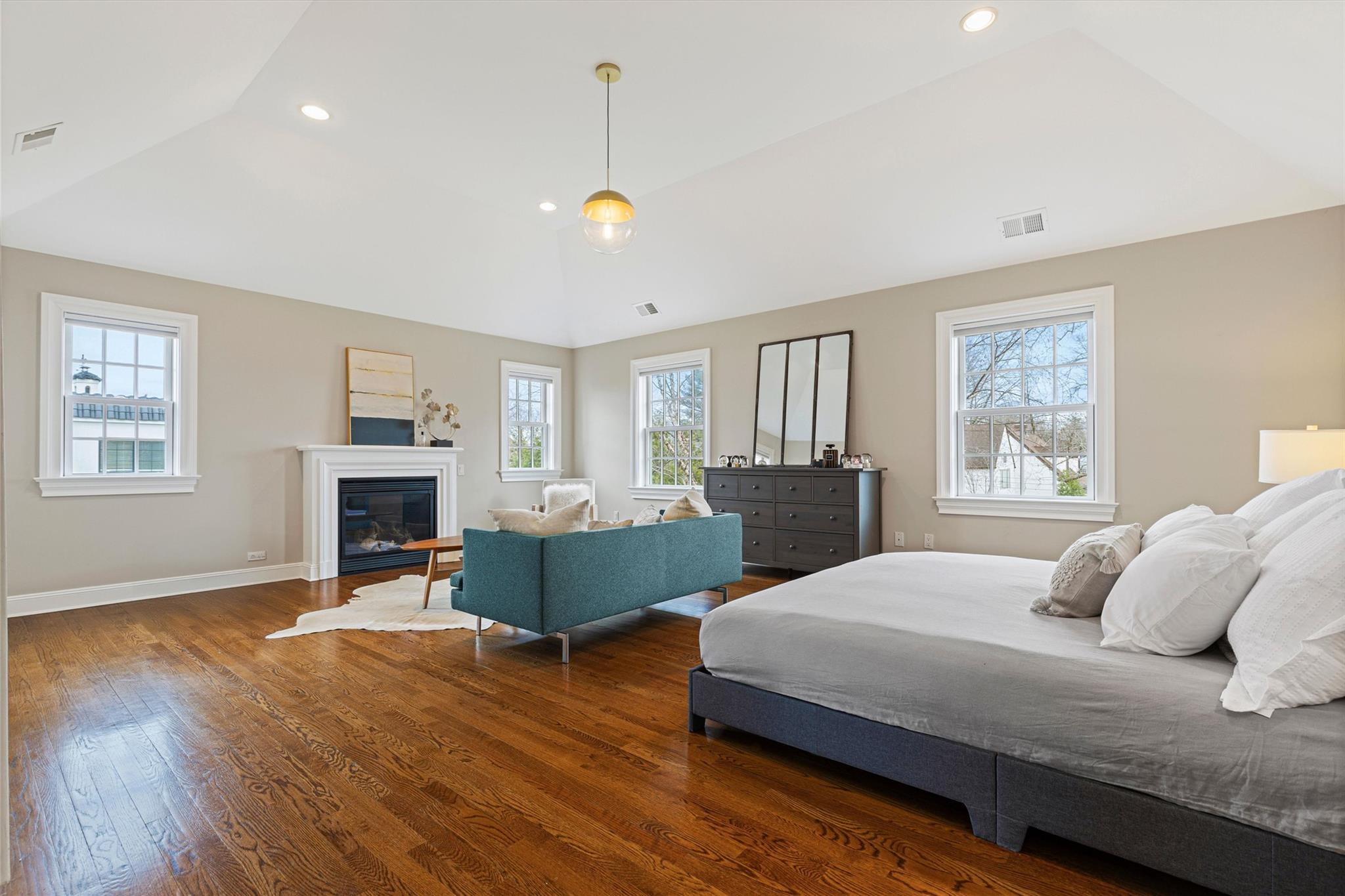 803 Oakwood Road, Mamaroneck, New York image 17