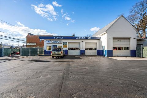 635 Seaman Avenue Baldwin NY 11510