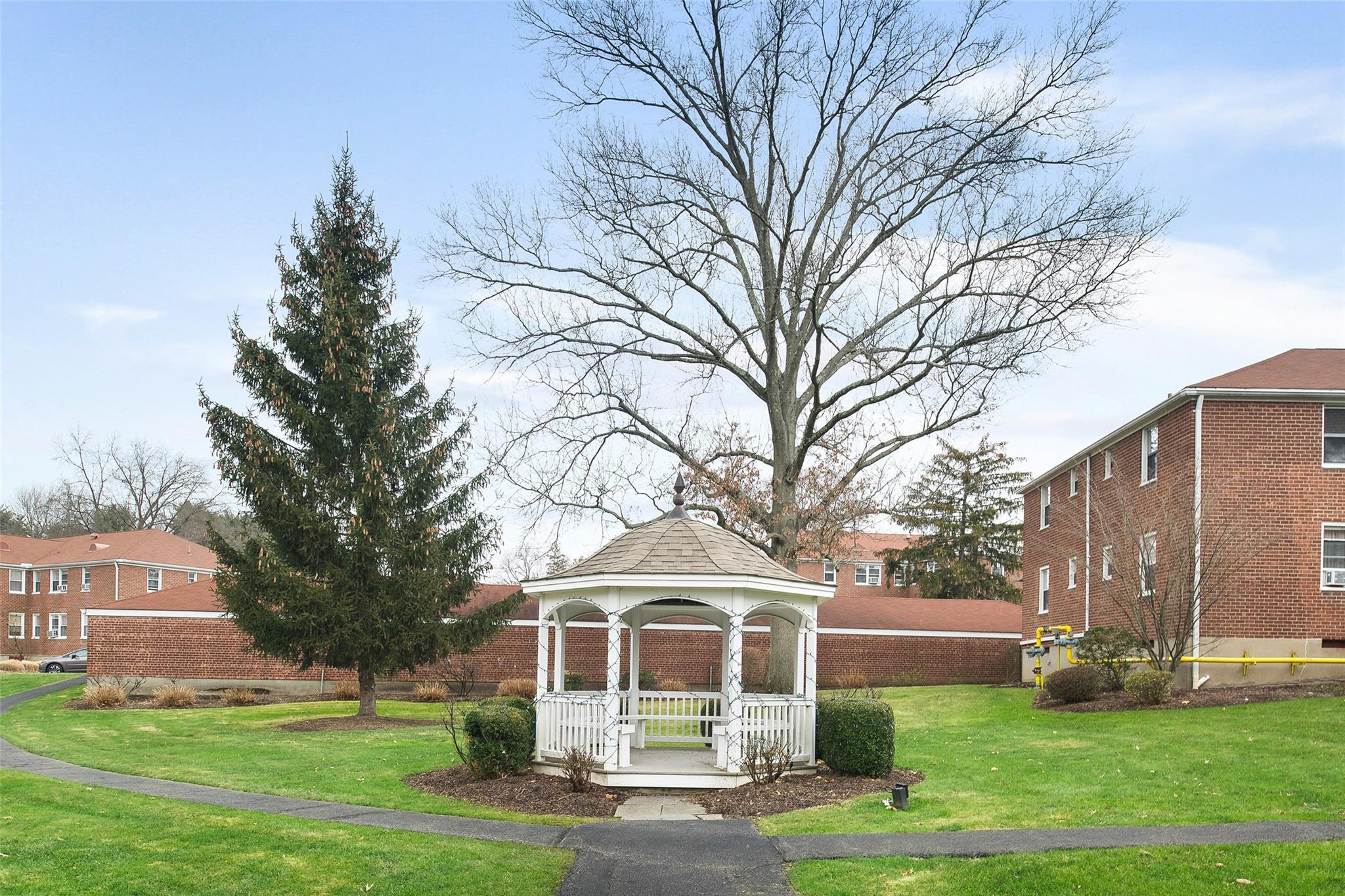 13 Bryant Crescent #2C, White Plains, New York image 32
