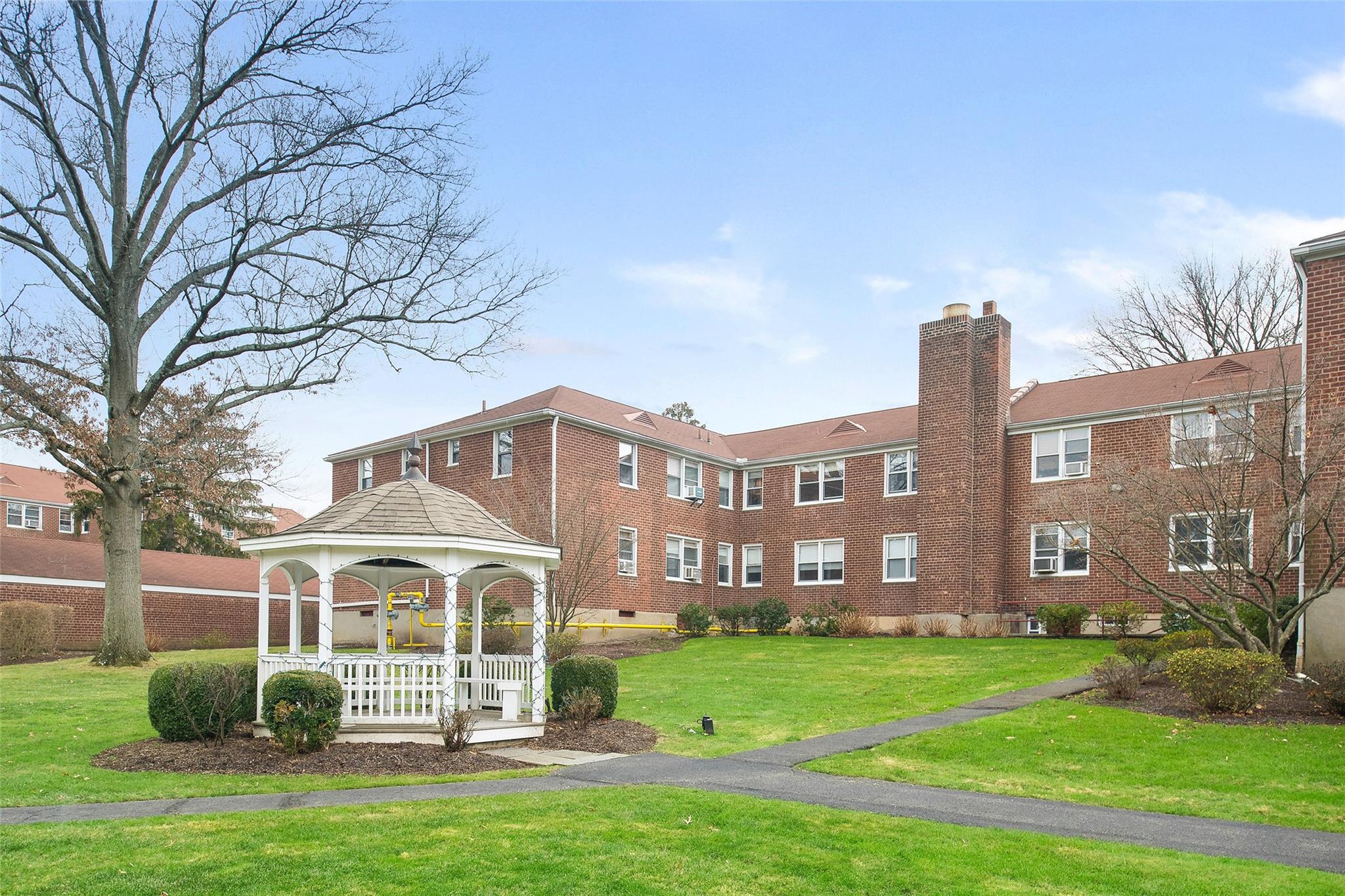 13 Bryant Crescent #2C, White Plains, New York image 33