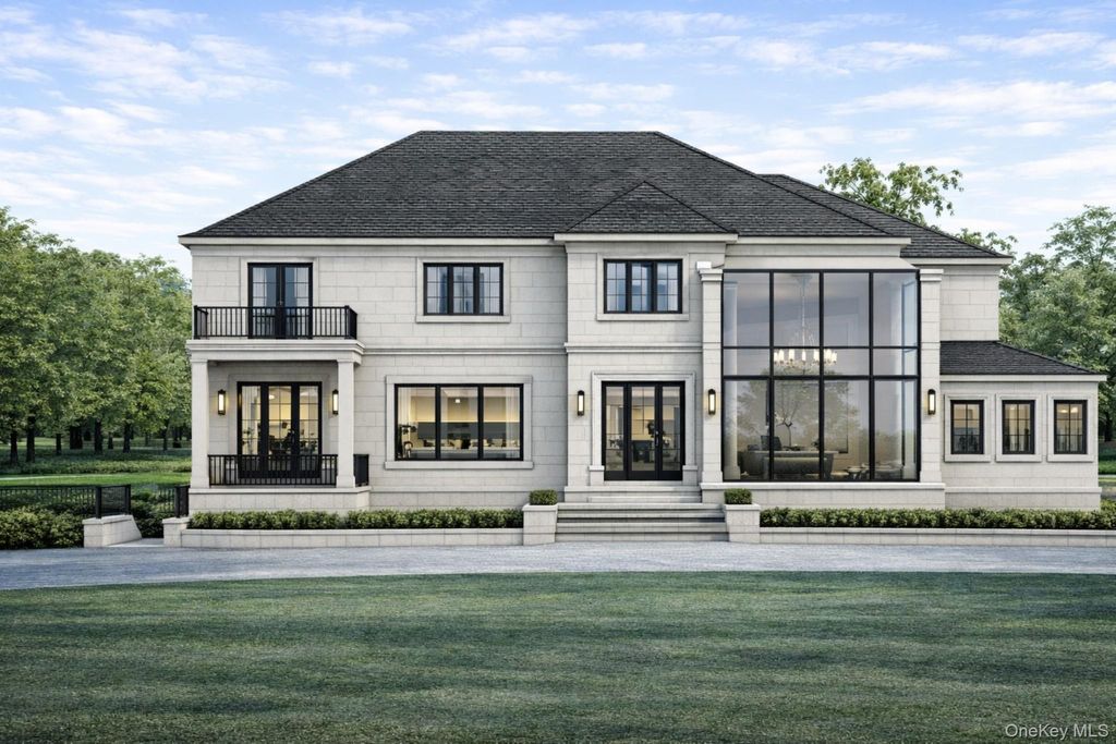 Photo of 8 Plymouth Road, Dix Hills, NY 11746 (MLS # 951401)