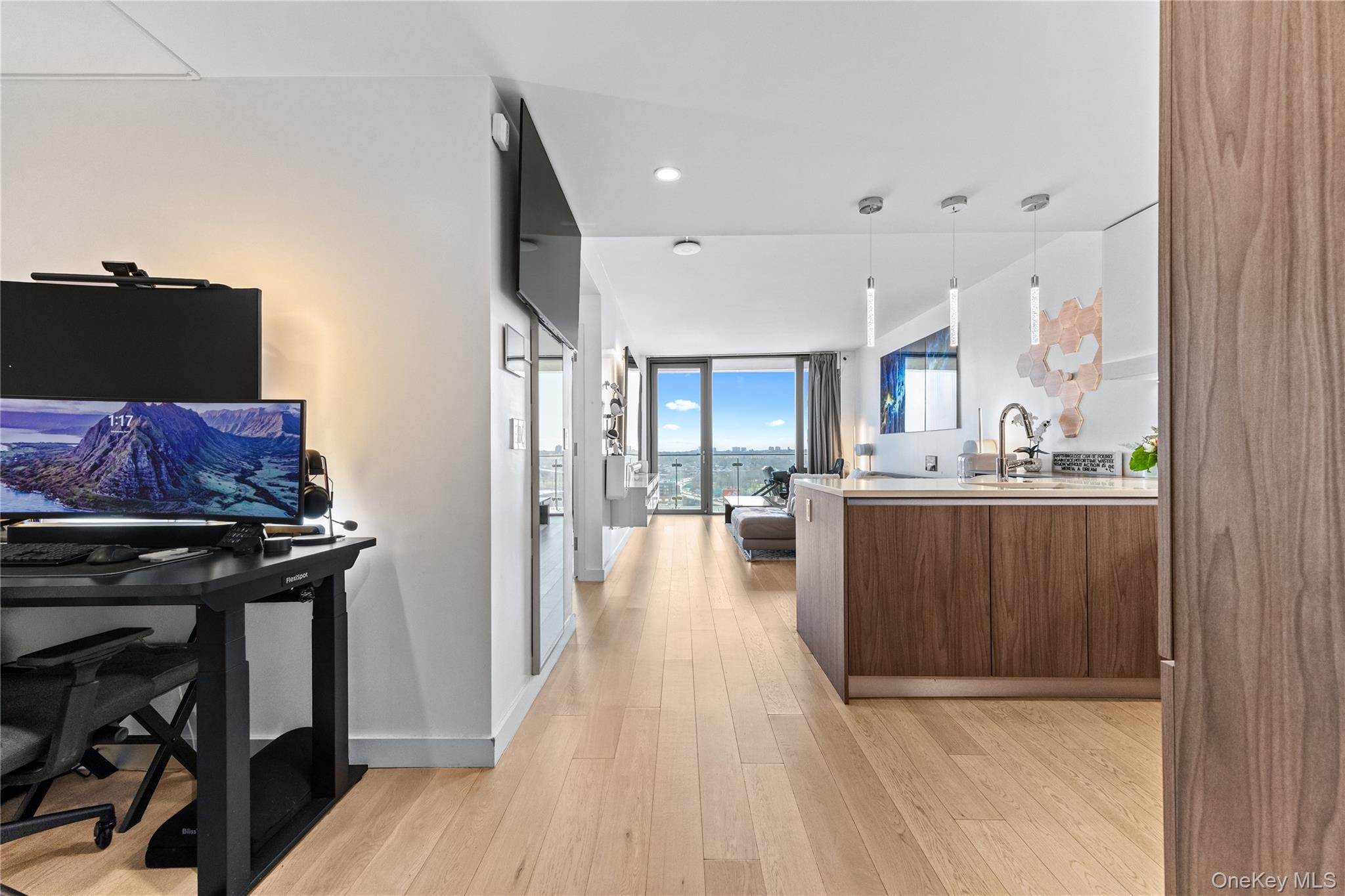 13101 40th Road Penthouse 3T