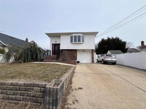 Homes For Sale - 630 S Wellwood Avenue<br/> Lindenhurst, NY 11757